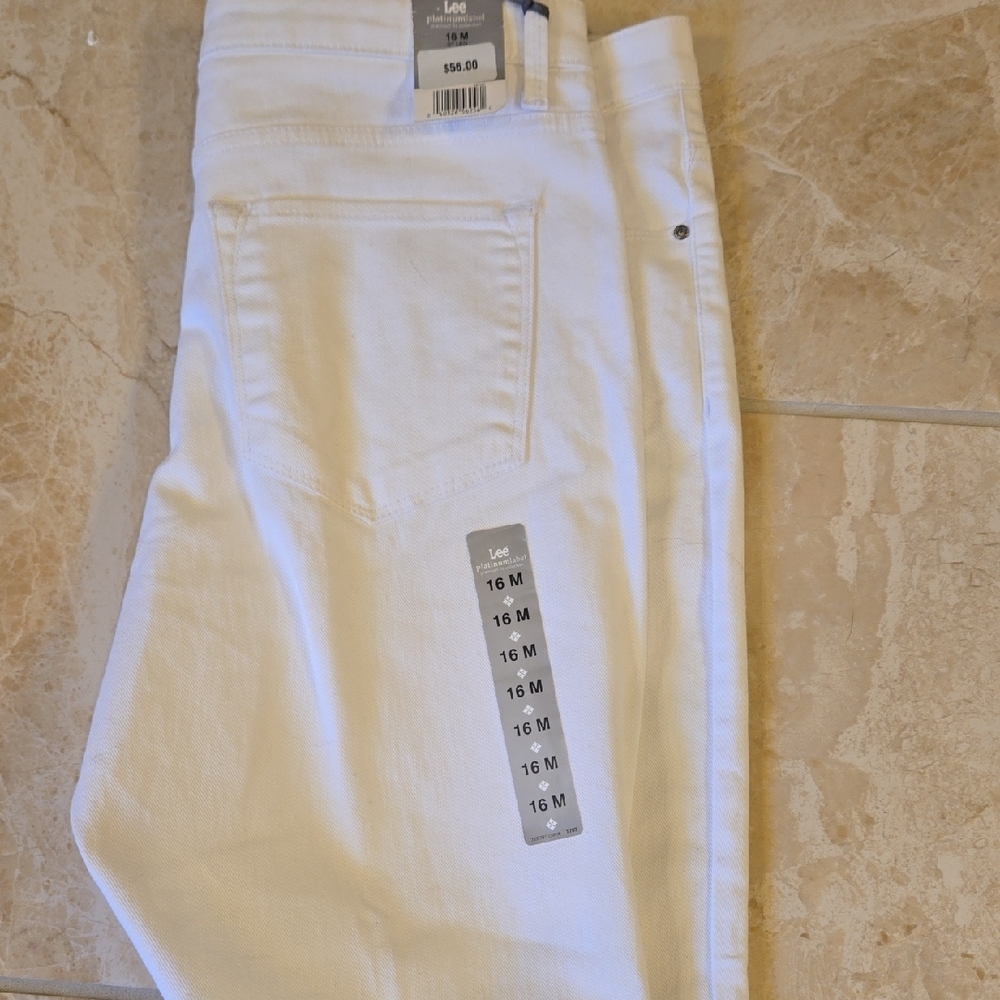 Lee Women's Straight Leg Jeans in Bright White - Picture 10 of 11